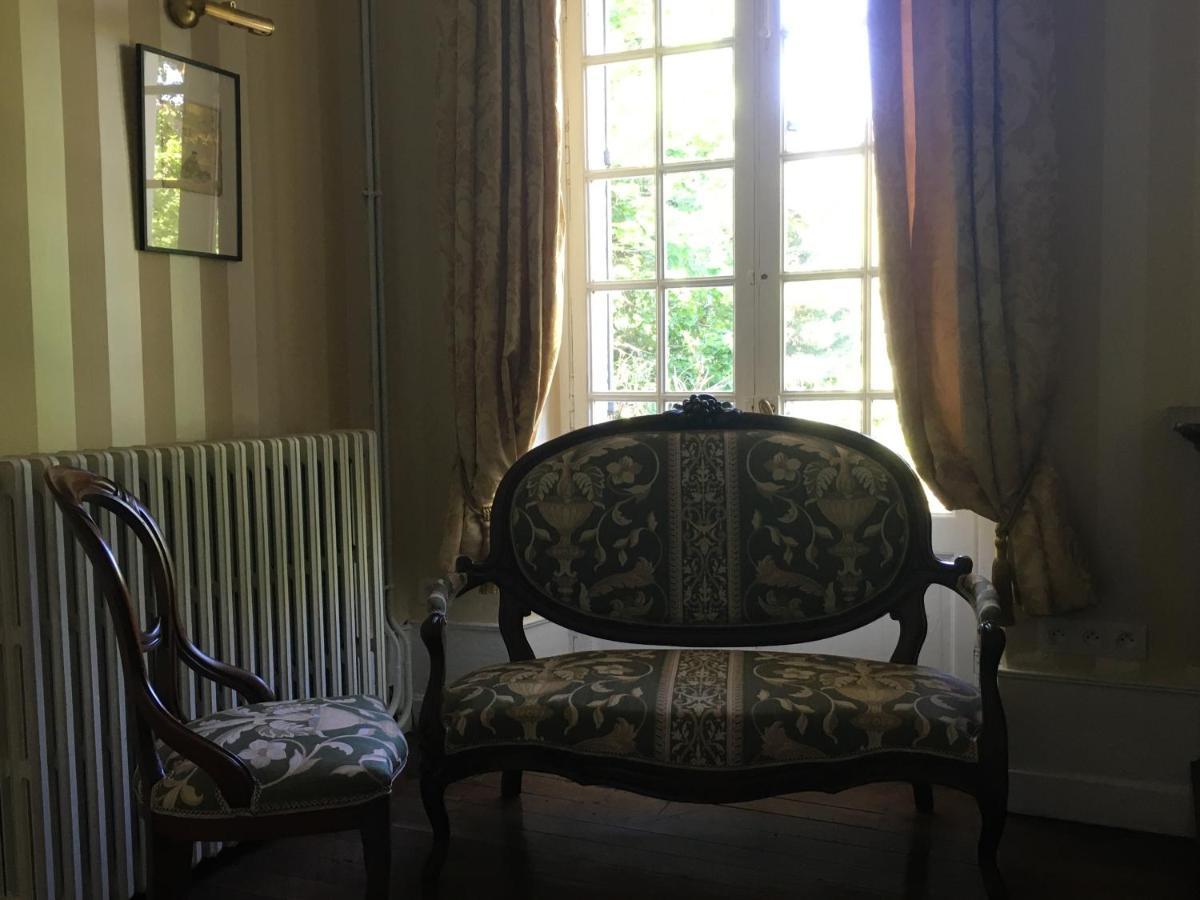 Bed and Breakfast Manoir De L'Epine Saint-Séverin Exterior foto