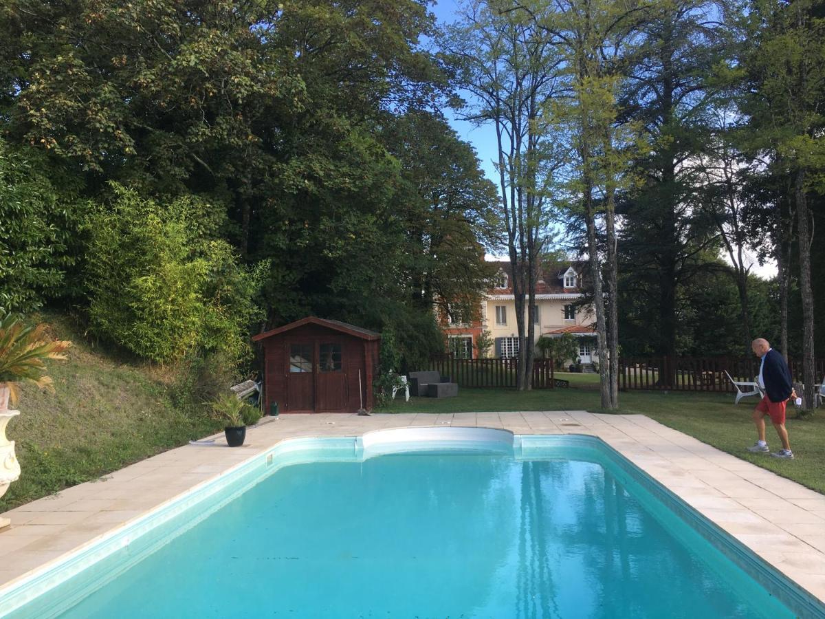 Bed and Breakfast Manoir De L'Epine Saint-Séverin Exterior foto