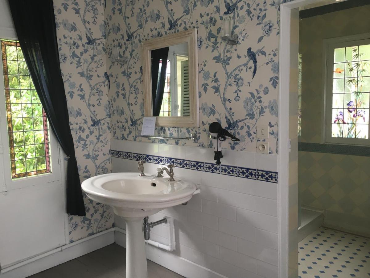 Bed and Breakfast Manoir De L'Epine Saint-Séverin Exterior foto
